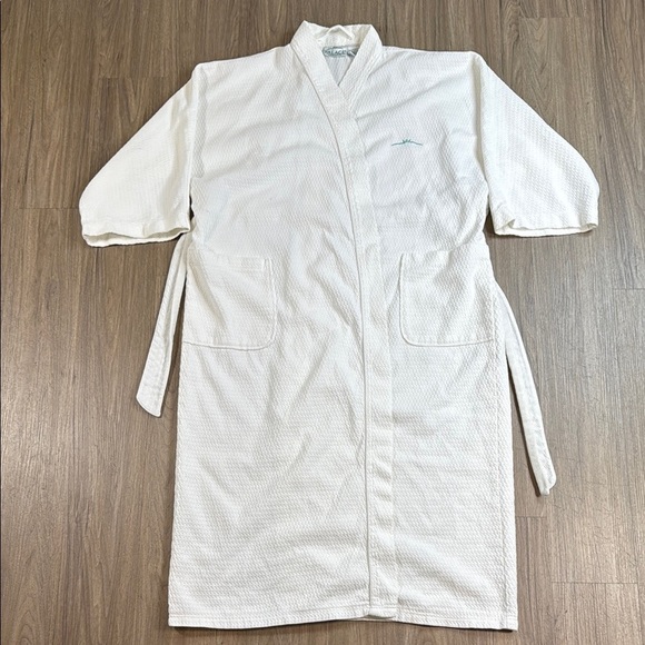 Other - White Unisex Textured Resort Bathrobe